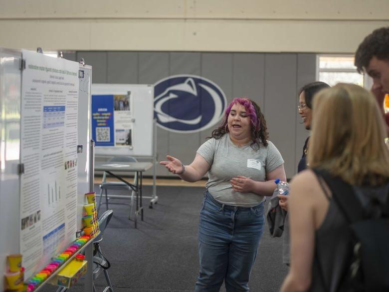 Student talking about her ACURA project 2022 at Penn State Abington (near Philadelphia)